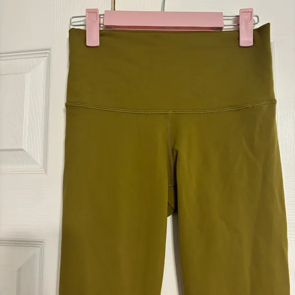Aritzia TNAction Green / Brown Leggings - Image 4