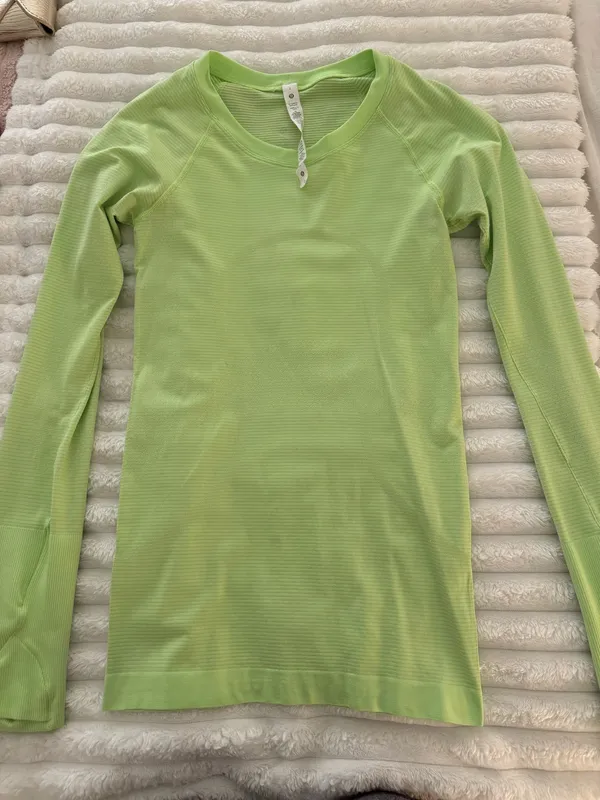 Green Lululemon Top Swiftly Tech Long Sleeve - Image 2