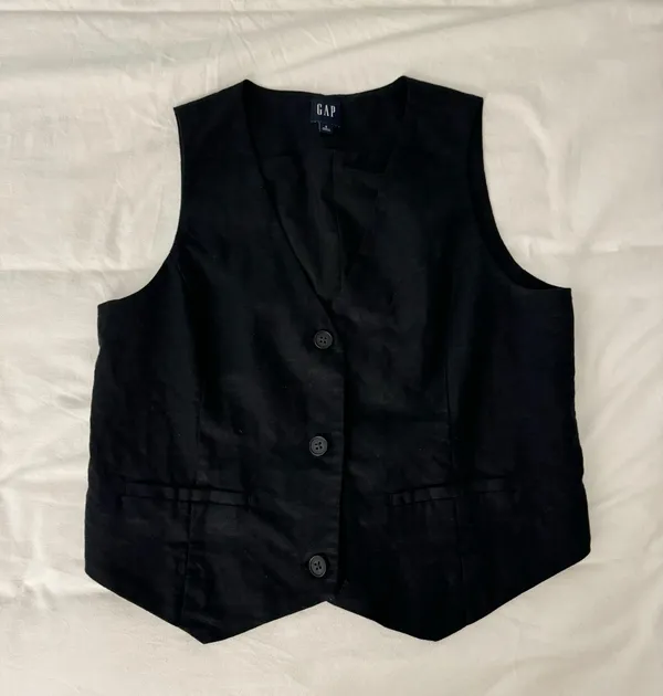 Gap Women’s Black Cropped Linen Vest  - Image 2