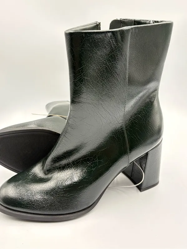 Memory Foam Women’s Black Mid Calf Block Heel Ankle Boots Size 9 NWT - Image 3