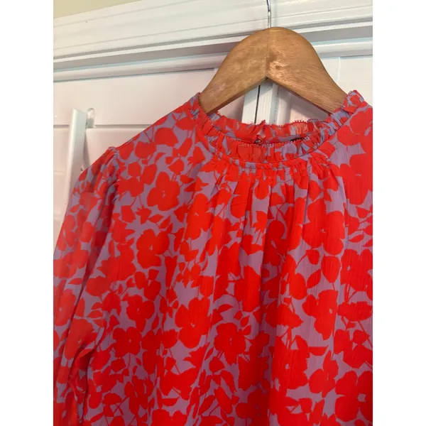 Ann‎ Taylor Lilac Floral Blouse Size XS - Image 3