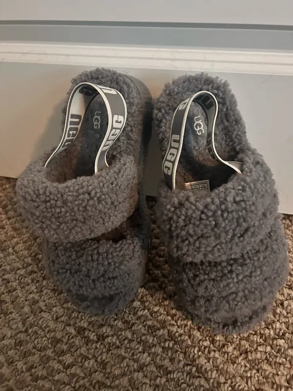 UGG Slippers Women’s 8 - Image 2