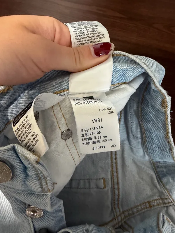 Levi’s 501 jean shorts - Image 4