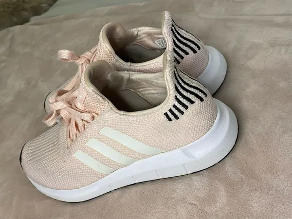 NEW! Adidas Women’s Originals Swift Run Ice Pink Athletic Running Shoes - Size 7 - Image 4