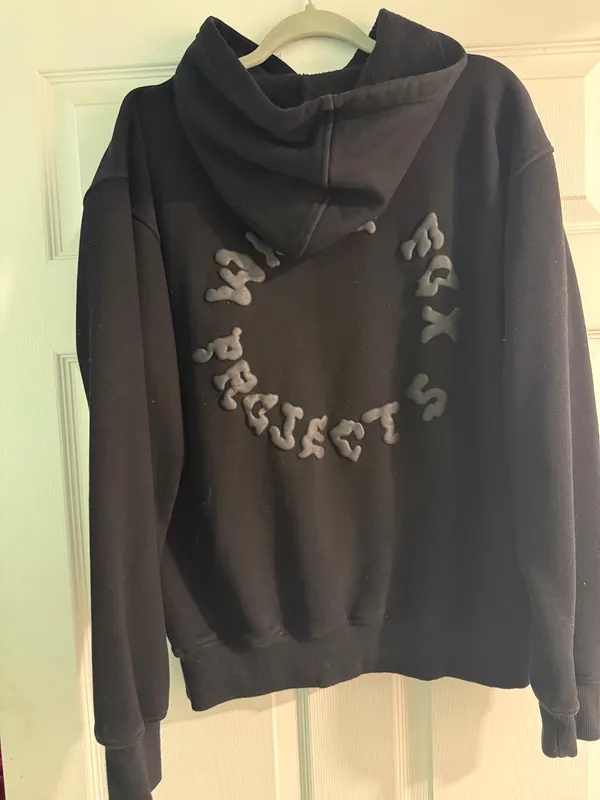 White fox sweatshirt - Image 2