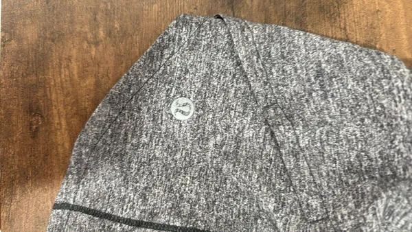 Lululemon Shorts Speed Up 2.5" - Image 3
