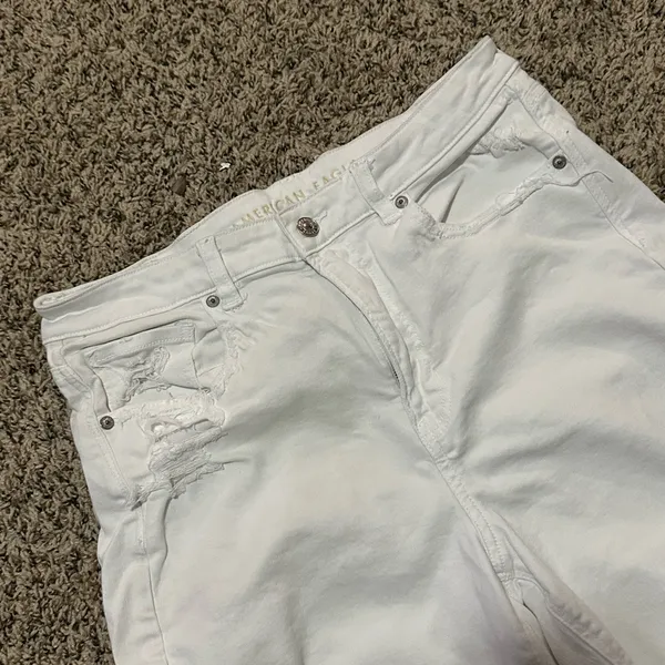 American Eagle White Distressed High Waisted Mom Straight Jeans size 12 Regular - Image 3