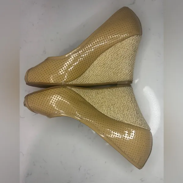 Lilly Pulitzer Tan Perforated Wedges - Image 3