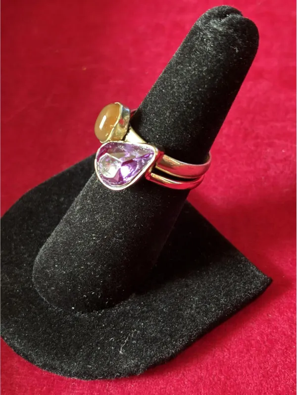 2 Pc Vintage Mixed Metal Ring Set Silver Amber Cabochon Gold Purple Pear 6.25 &7 - Image 2