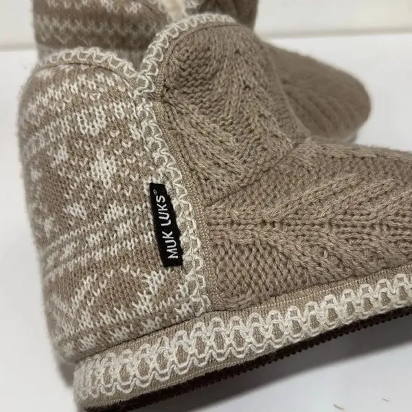 Muk Luks Women's Leigh Slippers EUC Size 7 - Image 2