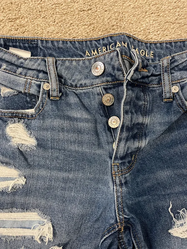 American Eagle Tomgirl Jeans - Image 3