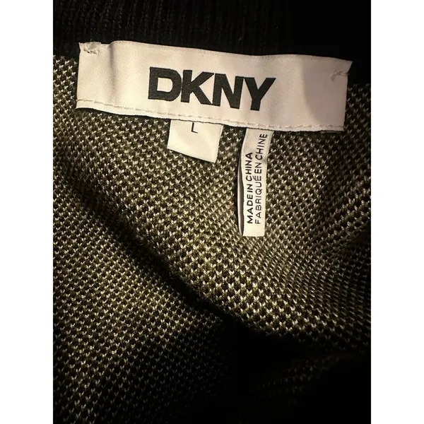 DKNY Shirt Women Large Green Camo Short Sleeve Crew Neck Zip Shoulder Streetwear - Image 4