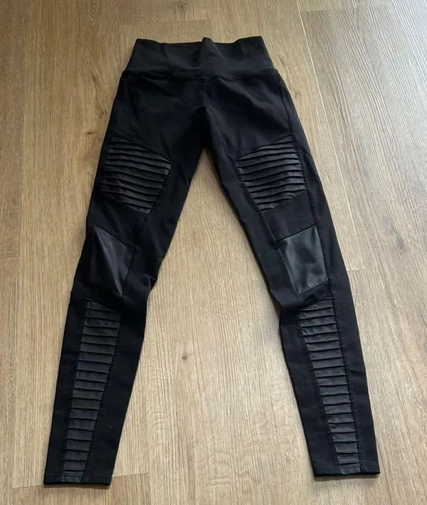 Alo Yoga High Waisted Moto Leggings Sz XS - Image 2