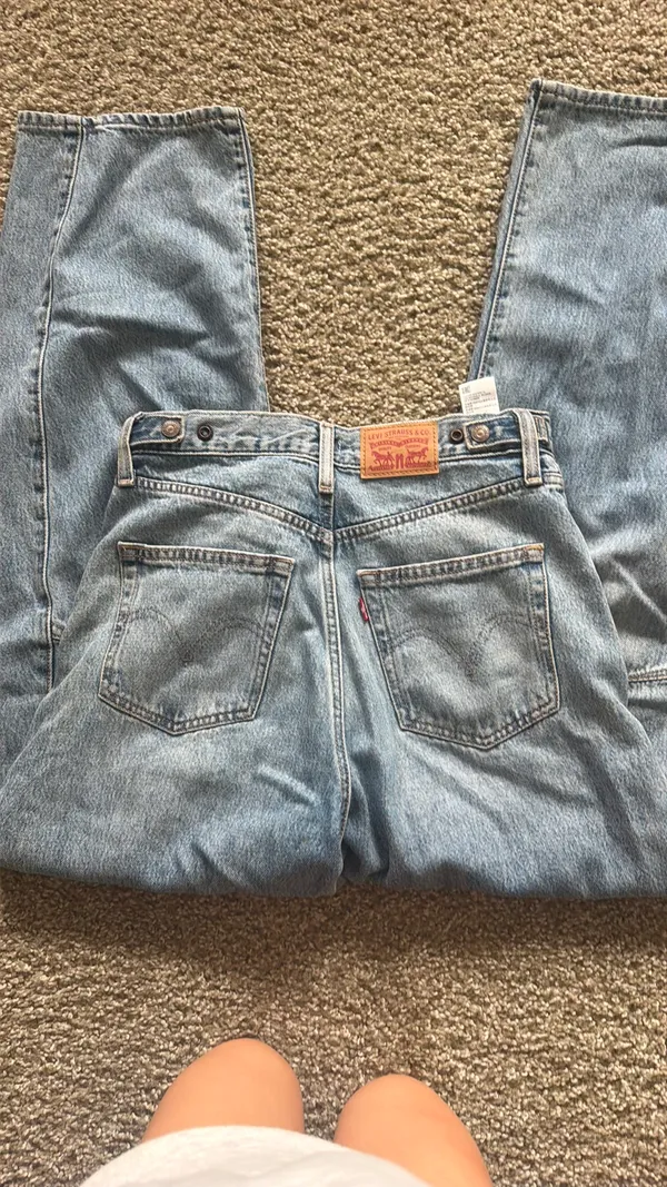 Levi’s cinch barrel leg - Image 4