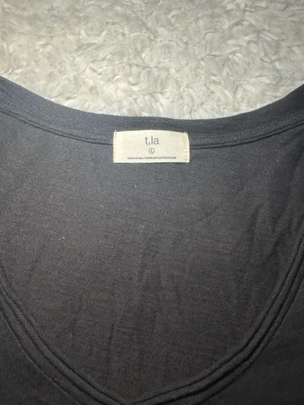 Black Tee Size L - Image 3