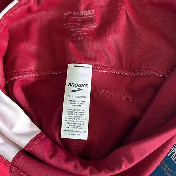 Brooks Women's Method 3/4 Tights, Color is Razzmatazz, Small, NWT - Image 8