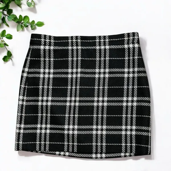 J.Crew Black & White Plaid Tweed Mini Skirt - Image 4