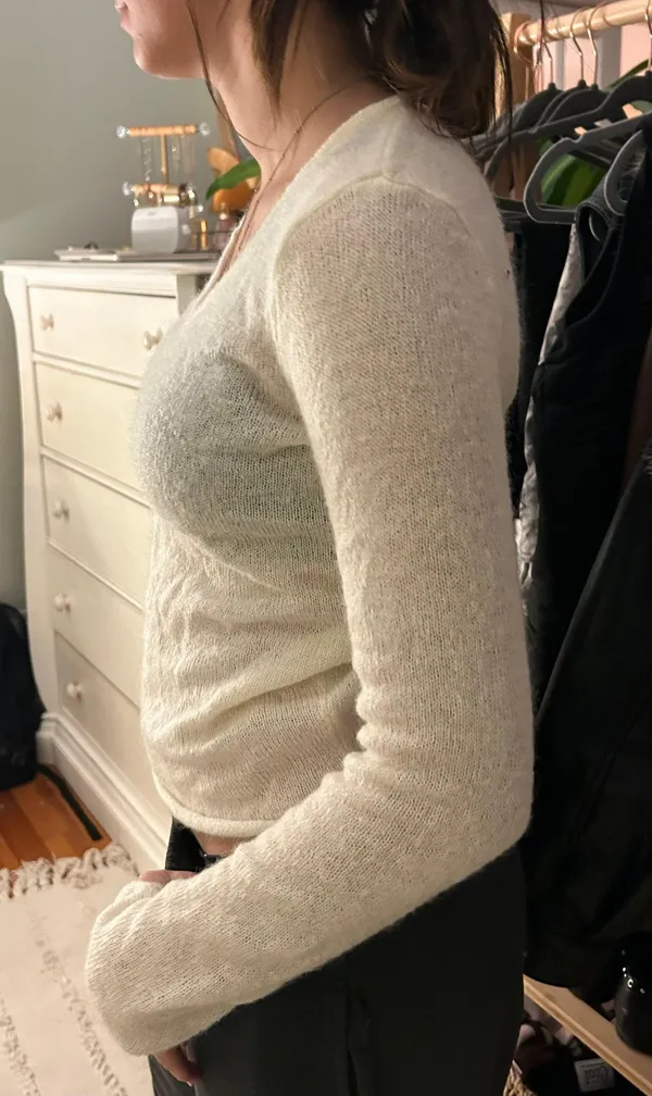 Brandy Melville Sweater - Image 5