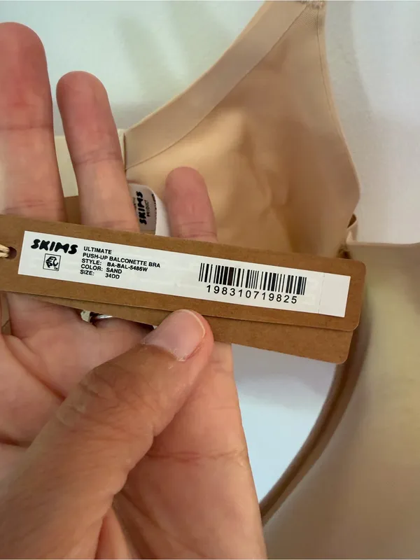 SKIMS Beige Nude Smooth Molded Underwire Bra - Image 3
