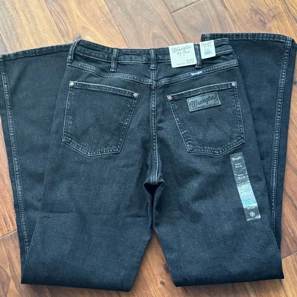 Wrangler Black Bootcut Women's Jeans - Image 2