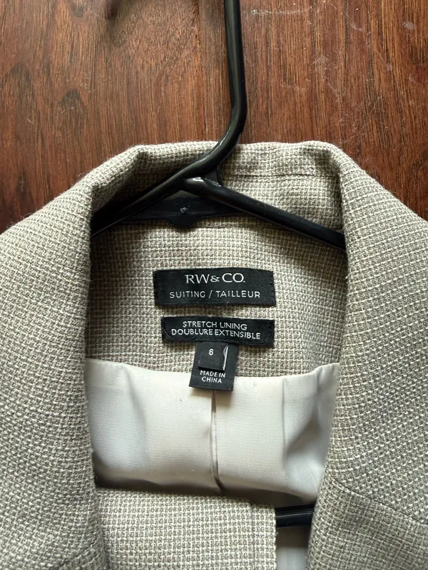 Women’s suit Tan Size 6 - Image 6