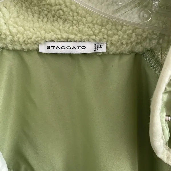 Staccato Women’s Neon Green Fuzzy Button Jacket w/ 3 Pockets - Size Medium - Image 4