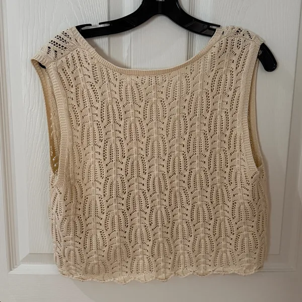 NWT Roxy Beige Crochet Crop Top MEDIUM - Image 3