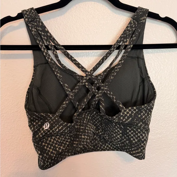 Lululemon Free to Be Serene Longline Bra C/D Cups Size 4 - Image 4