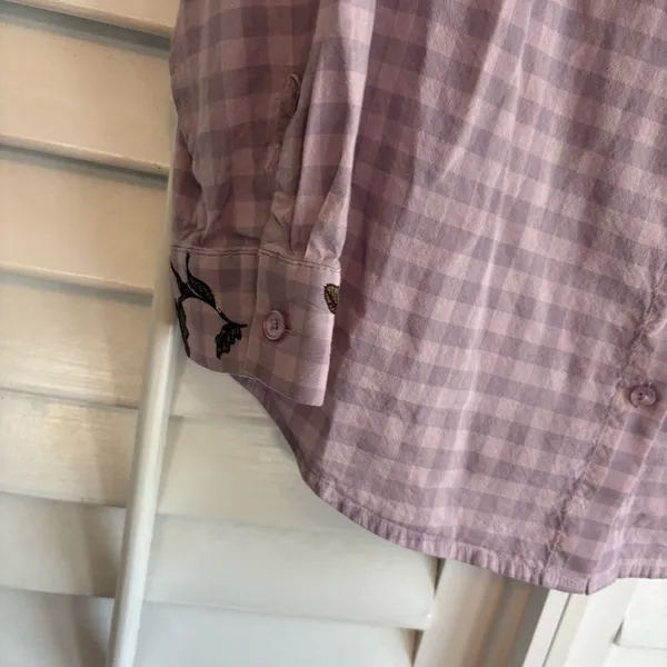 Chico’s Lavender Plaid Floral Button Down Shirt Size‎ 0 (4/6) - Image 6