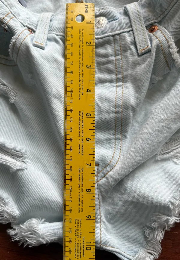 Levi’s 501 Shorts - Image 9