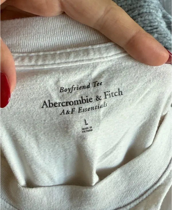 Abercrombie & Fitch Tshirt - Image 5