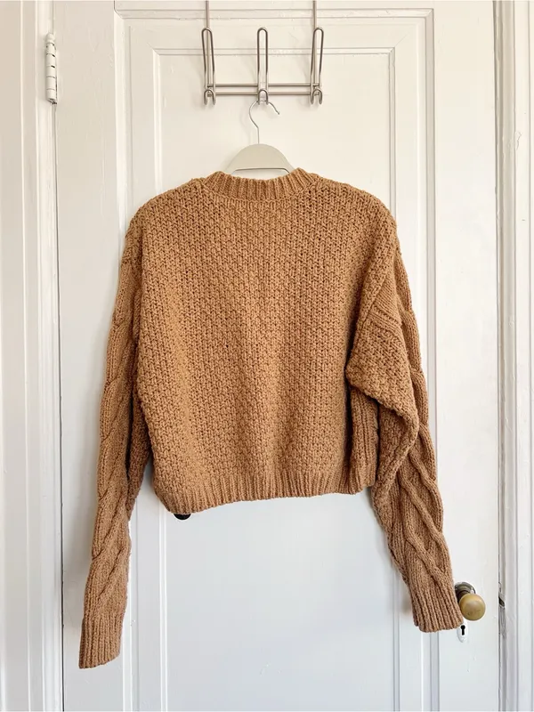 Free People • Bonfire Cable Knit Cardi cropped cardigan sweater chunky brown - Image 11