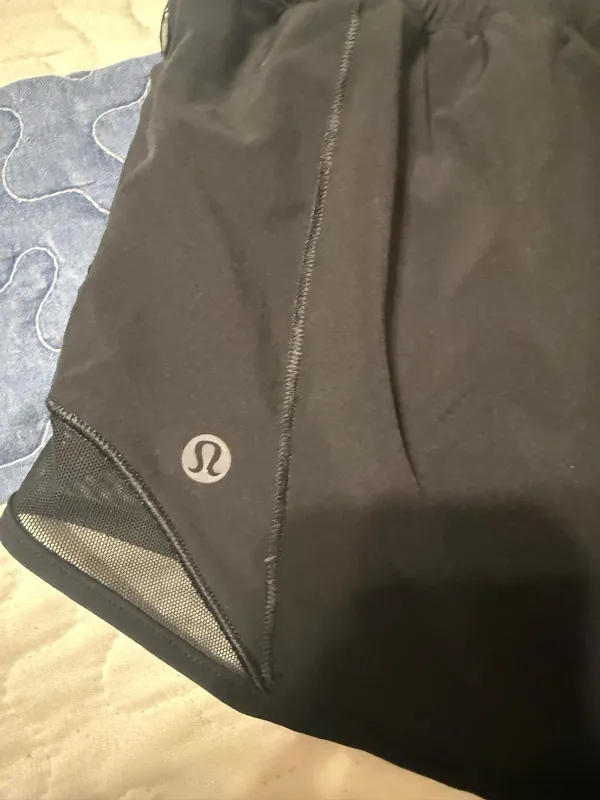Lululemon Shorts Hot Hot - Image 3