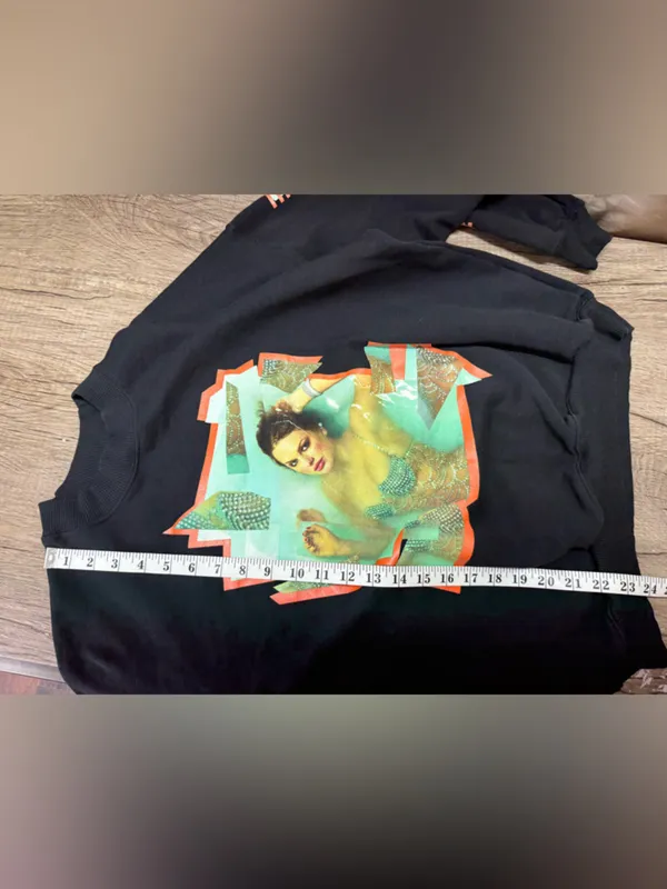 Taylor Swift The Life of a‎ Showgirl Crewneck Sweatshirt size small - Image 4
