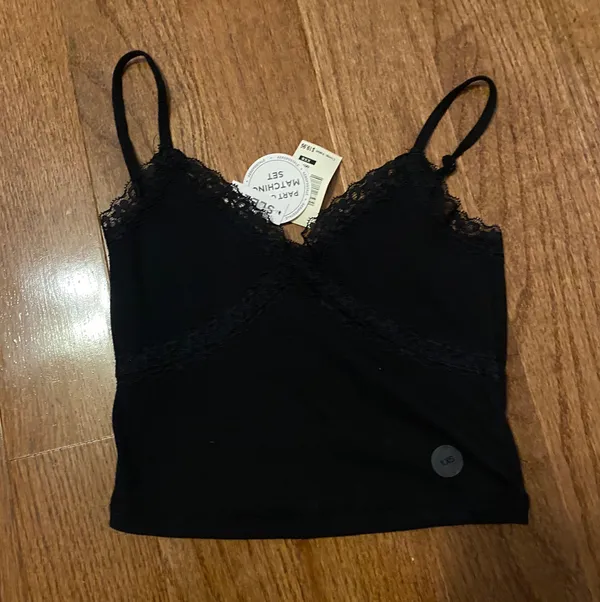Aeropostale NWT black Crossover Lace Cropped Cami - Image 2