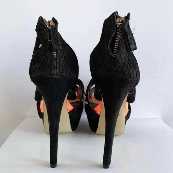 Janiko Designer Peeptoe Spiked Platform Heels Size 6 - Image 4