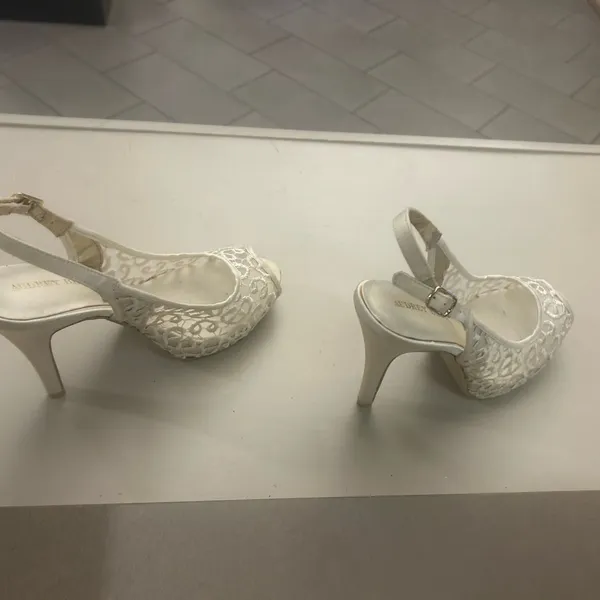 Heels Elegant White Peep-Toe Slingback Heels Audrey Brooke 8 1/2 Great shape - Image 3