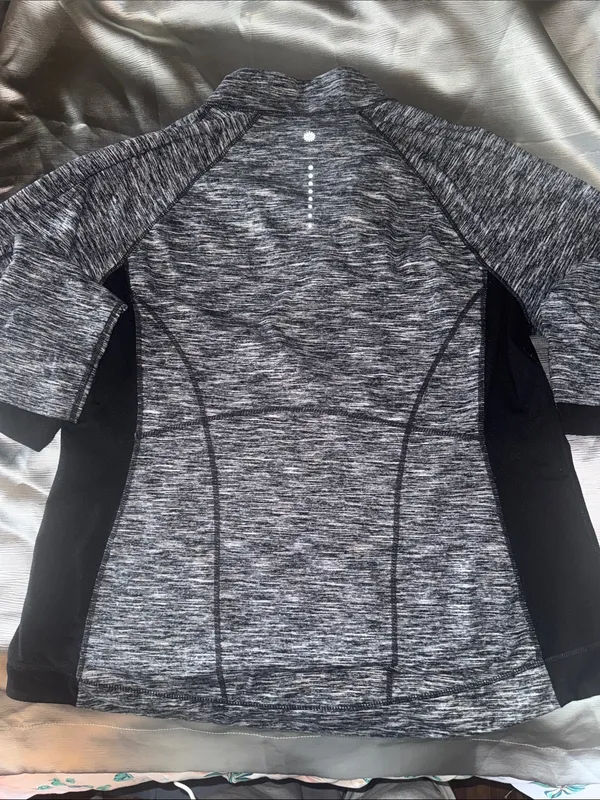 Tangerine Company women’s Gray Heather Full-Zip Jacket with Pink Accent - Image 10