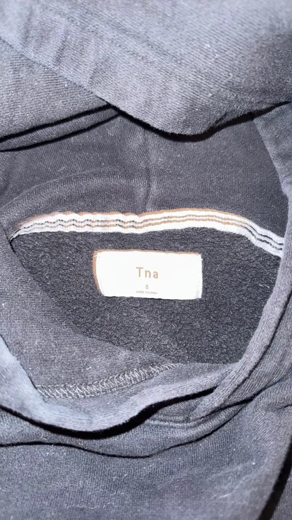Aritzia TNA Cropped Hoodie - Image 3