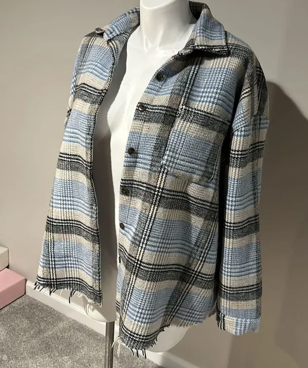 Buckle BKE Blue Plaid Button Front Oversized Shacket size L - Image 10