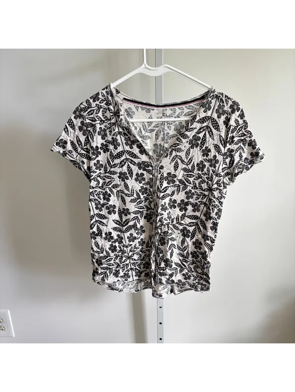 Anthropologie Pilcro Press Relief Black White Floral Split Neck Knit Top Size S - Image 3