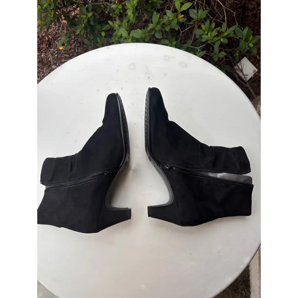 Aerosoles Womens Black Suede Ruched Ankle Boots‎ Low Heel Size 10 Heelrest Zip - Image 4