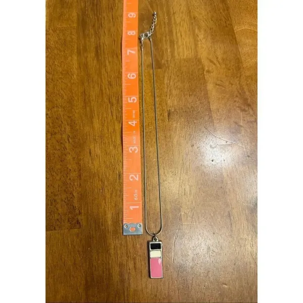 necklace featuring a colored pendant on a chain (7457) - Image 4