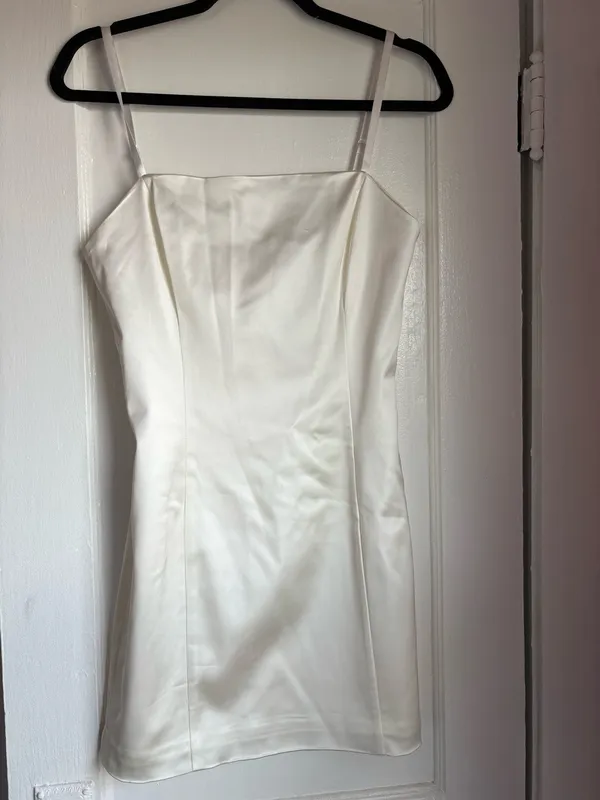 NWT Aritzia TEN Shimmer Satin Mini Dress Light Birch White 90s Style Size 8 - Image 3