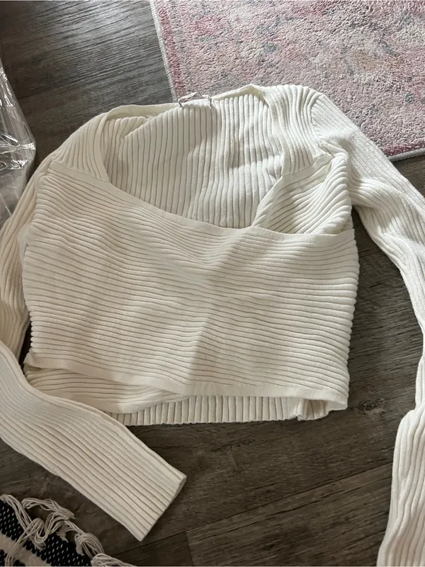 Abercrombie & Fitch Off-White Ribbed Wrap Crop Top - Image 5