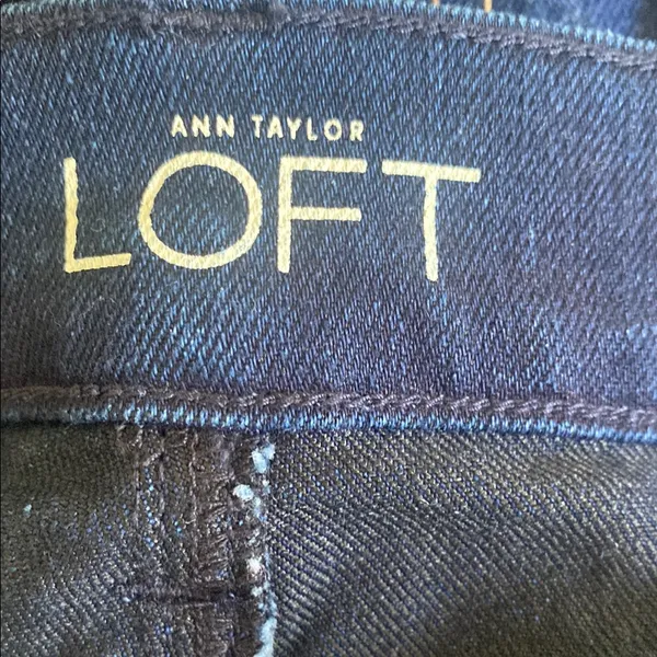 Ann Taylor Loft, Classic Dark Blue Denim Jeans, bootcut, Size 6 waist 28 - Image 3