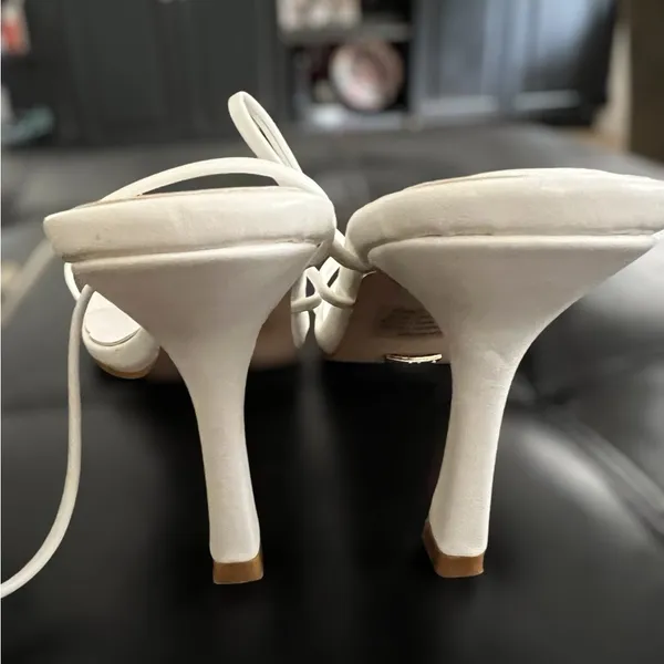 Billini- Sarine Strappy White Sandal size 6 NWOB - Image 4