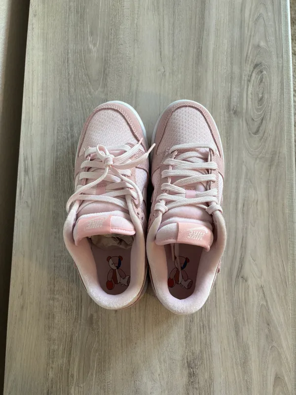 NEW Women's Nike SE panda dunks - Image 3