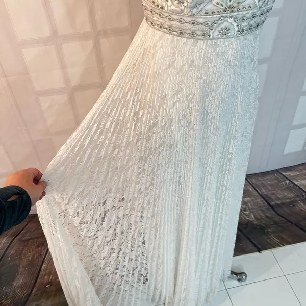 Sue Wong NWT white beaded pleated white lace formal gown size 0 - Image 3