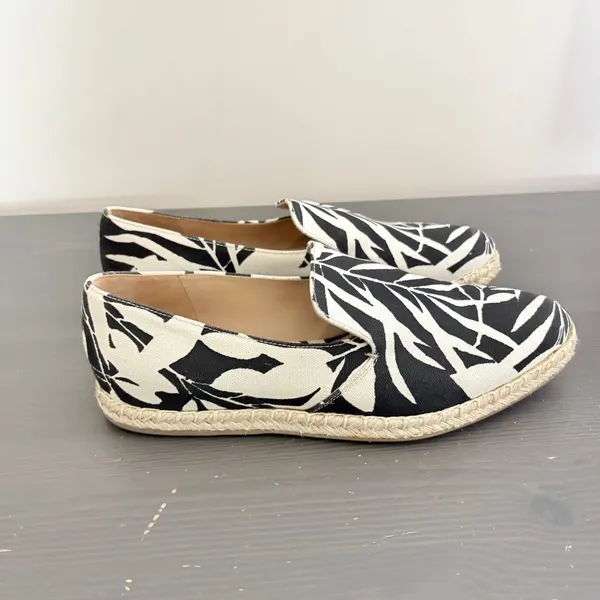 M.Gemi Espadrilles Agio 39.5 Black White Tropical Floral Print Slip On Loafers - Image 3